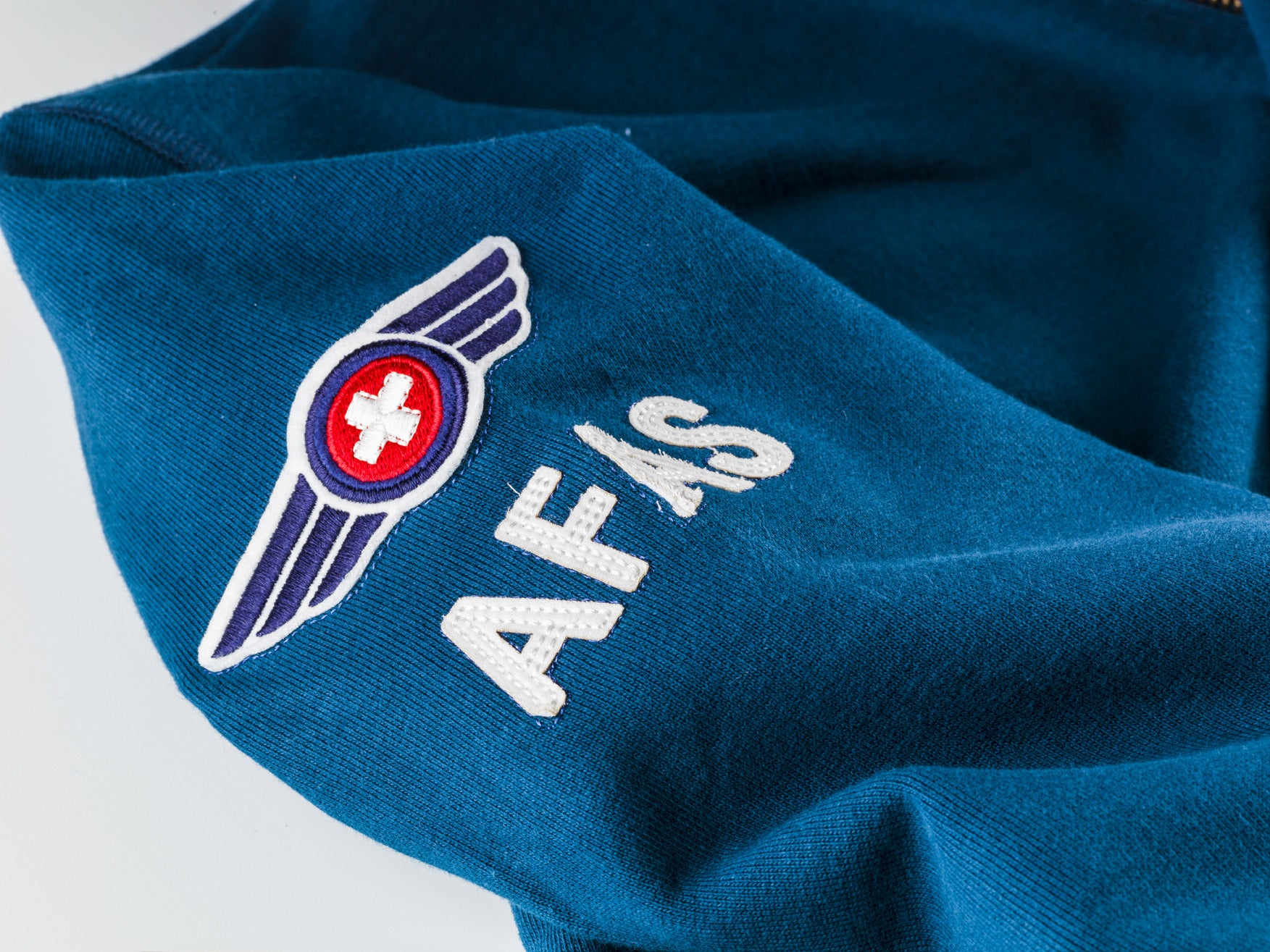 URBAN SWEATER AFAS Vintage Helmet Edition Blue Navy – Air Force Academy  Switzerland